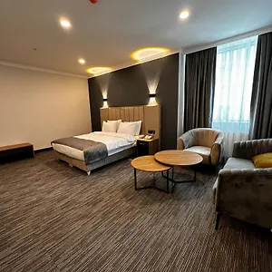 Home Plus Hotel Hotell